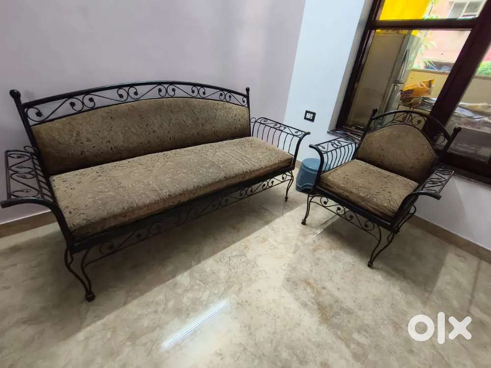 5 Seater (3 +1+1) Rot Iron Sofa Set for SALE