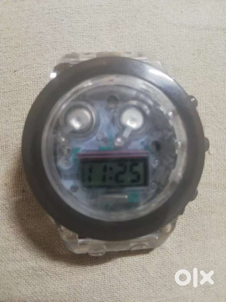 A WATCH WITH OUT STRIPED