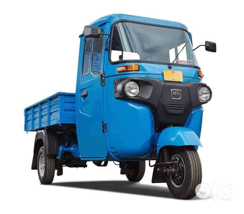 3 wheeler tempo driver