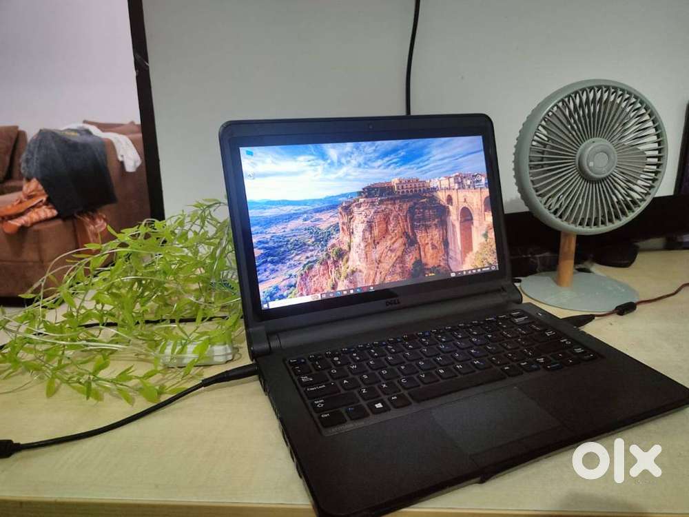 i5 Dell Lattitude 3340  Laptop good as new Condition with touchscreen