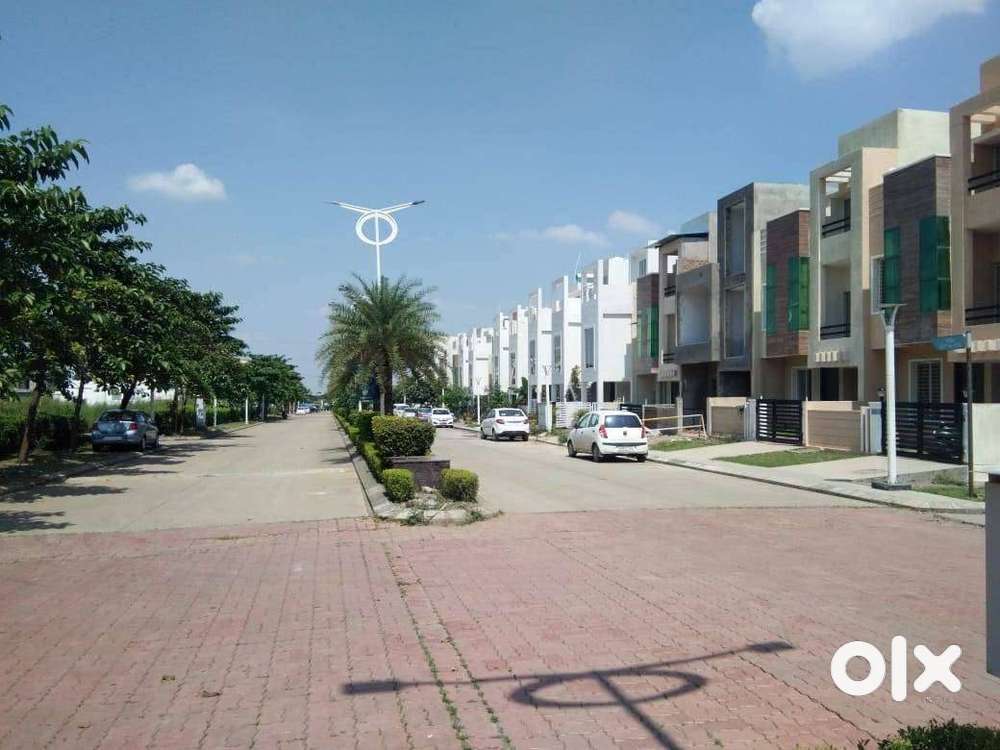 Two-Way Open Semi Commercial Plot