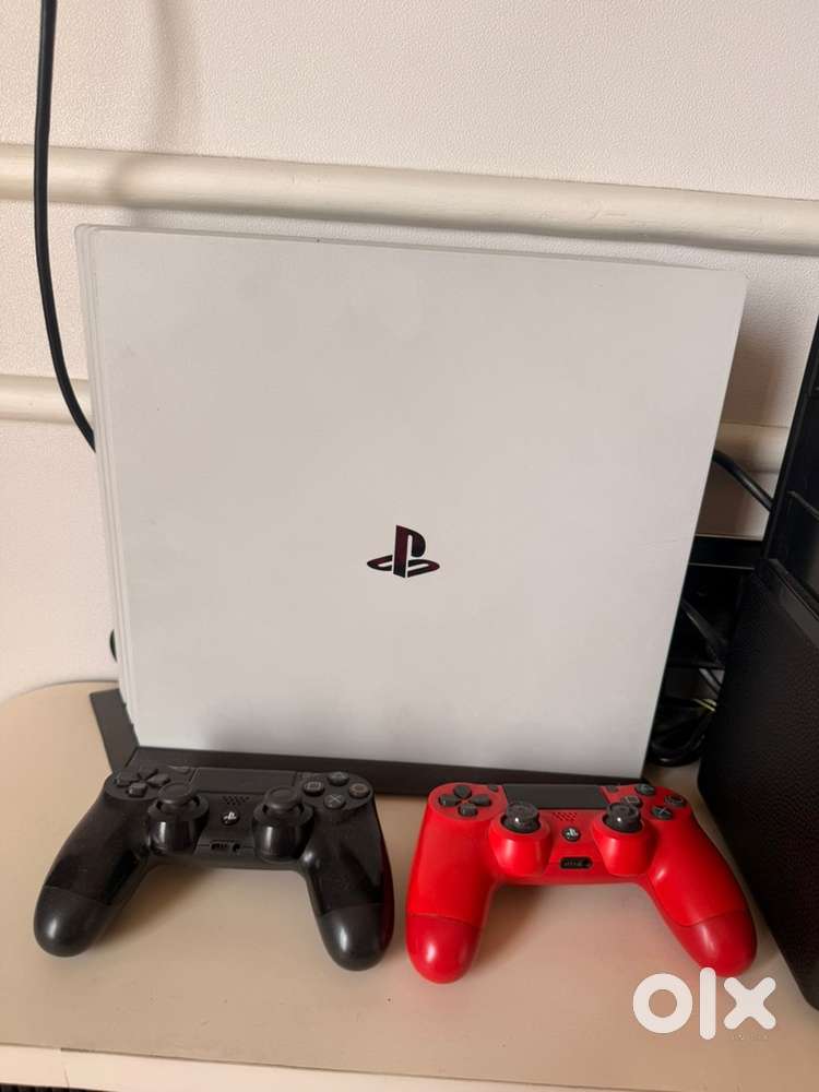 PLAY STATION 4 PRO