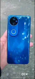Vivo v50 12+12 ram. 512 storage. Full kit available