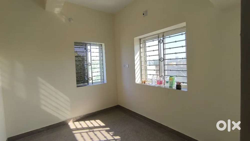 Single room for job holder or competitive student