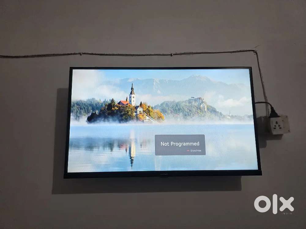 LLOYD SMART TV 32 INCH