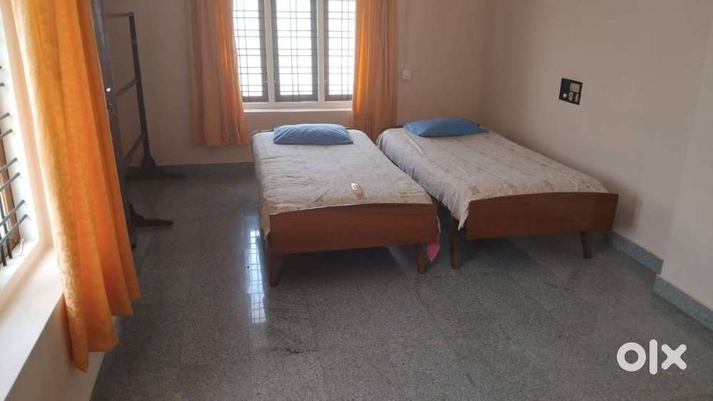 FOR SHORT TERM RENT. BACHELORS OR SMALL FAMILY . 1BHK FURNISHED