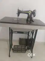 Sewing machine singer
