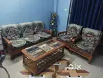 6 Mth old sagwan 5 seater sofa set with center table price negotiable
