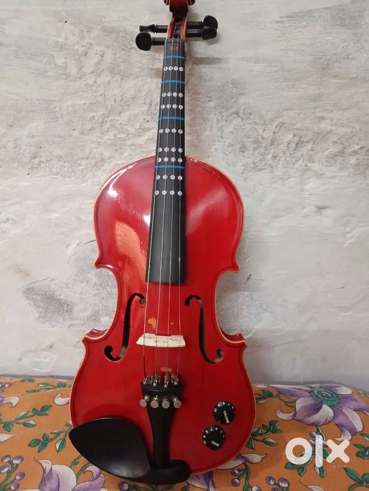 Electric Violin Play Manually or Amplified for Stage Performance