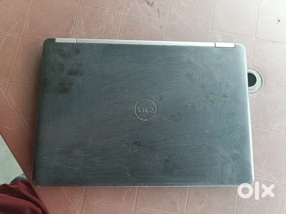 Dell laptop  rom 8 .  256 rem