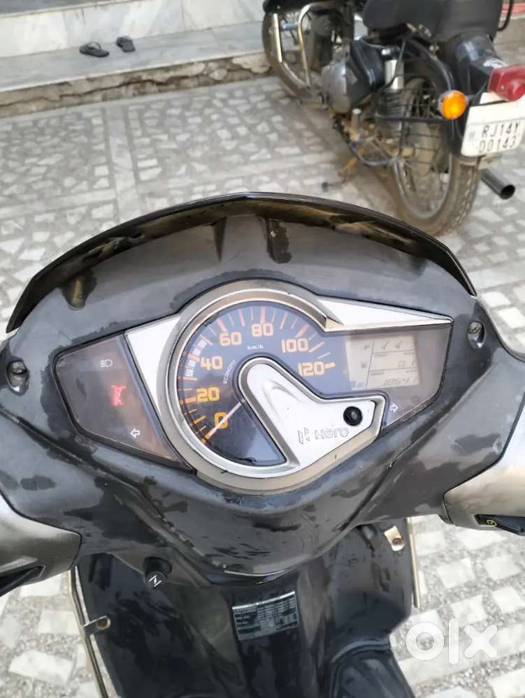 Hero Maestro edge 110 premium black color and good condition