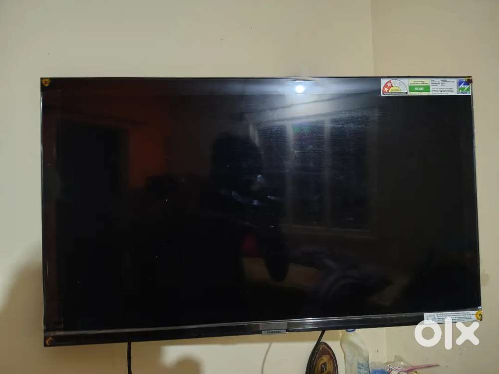 Samsung 32 inch tv 2 years old