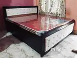 Modern & Stylish double bed with box storage