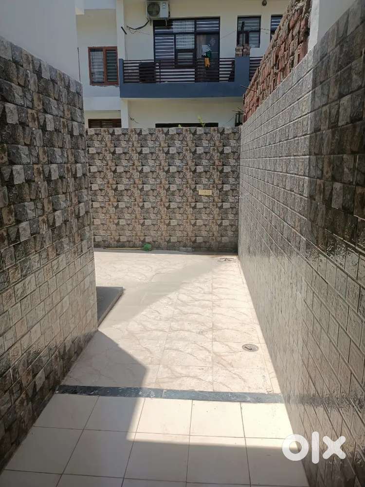 3 BHK semi furnished Independent House Available no Rent