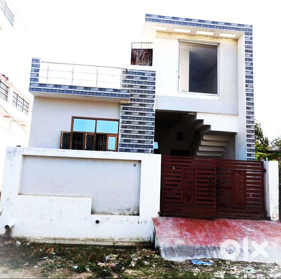 Kursi Road House for sale