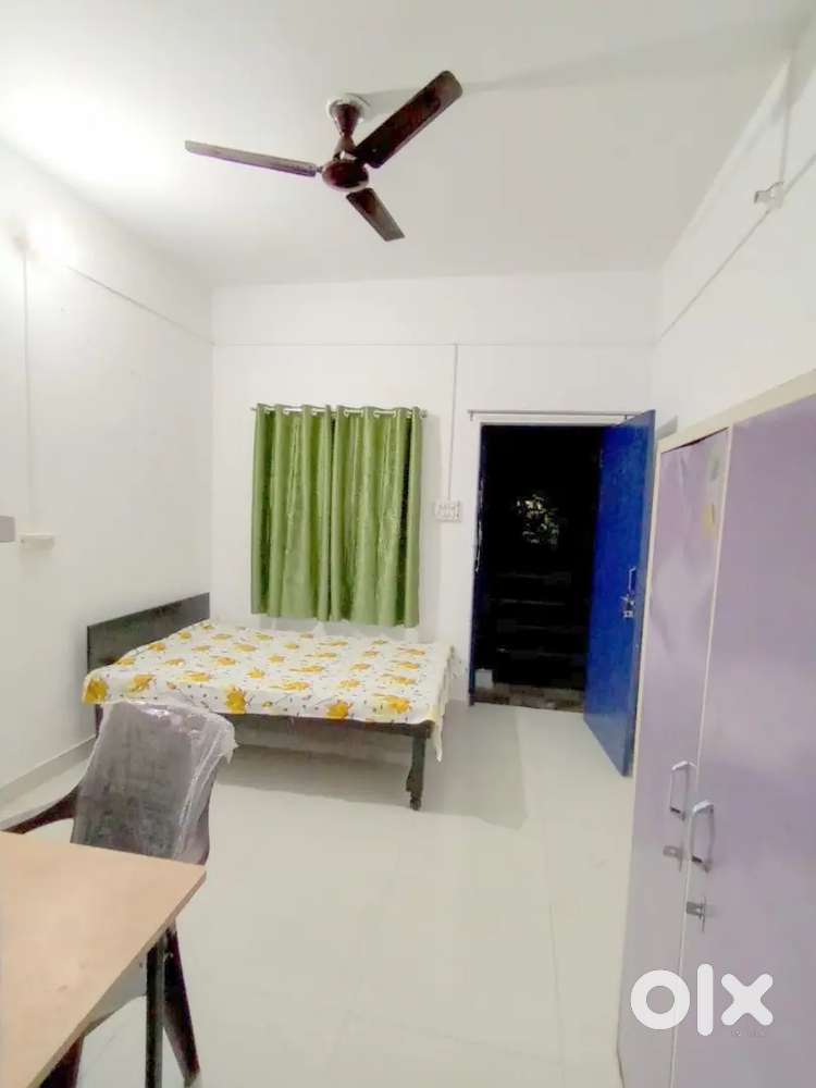Inverter backed Independent Rooms near Subharti Hospital