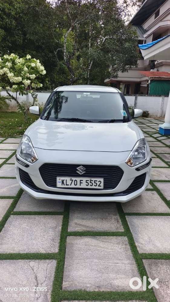Maruti Suzuki Swift AMT VXI, 2020, Petrol