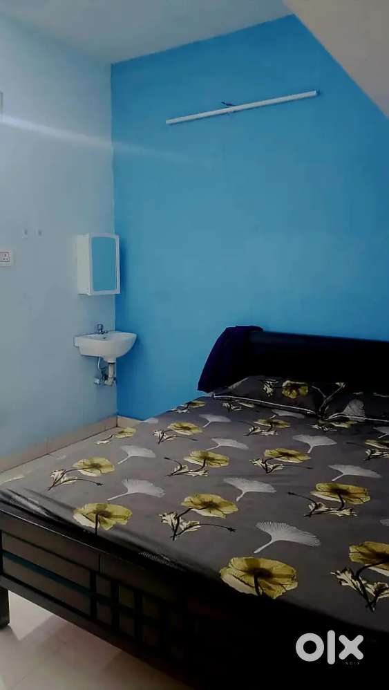 1 ROOM KITCHEN FULLY FURNISHED HOUSE IN VADAPALANI,