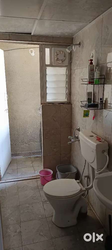 3 BHK flat with 2 bedrooms available from 3rd November
