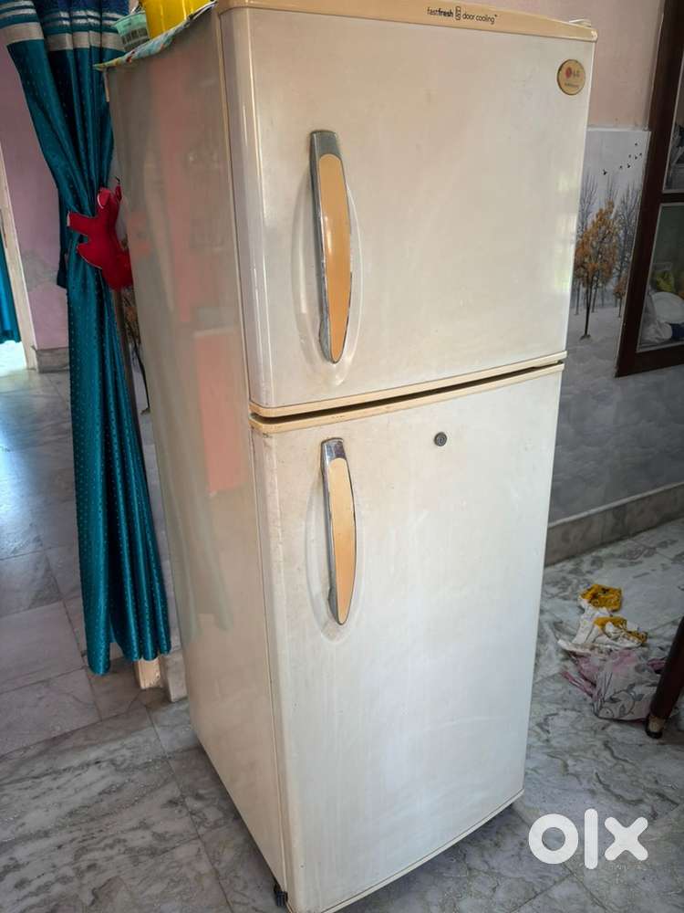 Good running condition LG double door fridge sale as urgent basis.