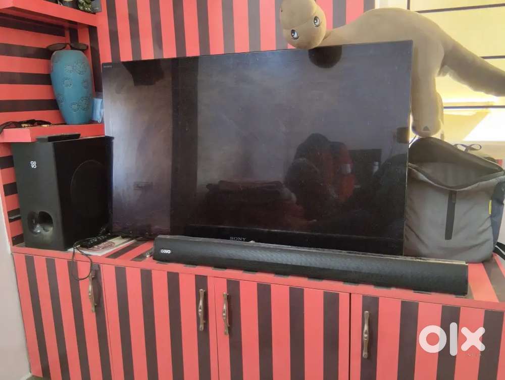 Sony Tv 40 inch led and speakse govo 200 watts