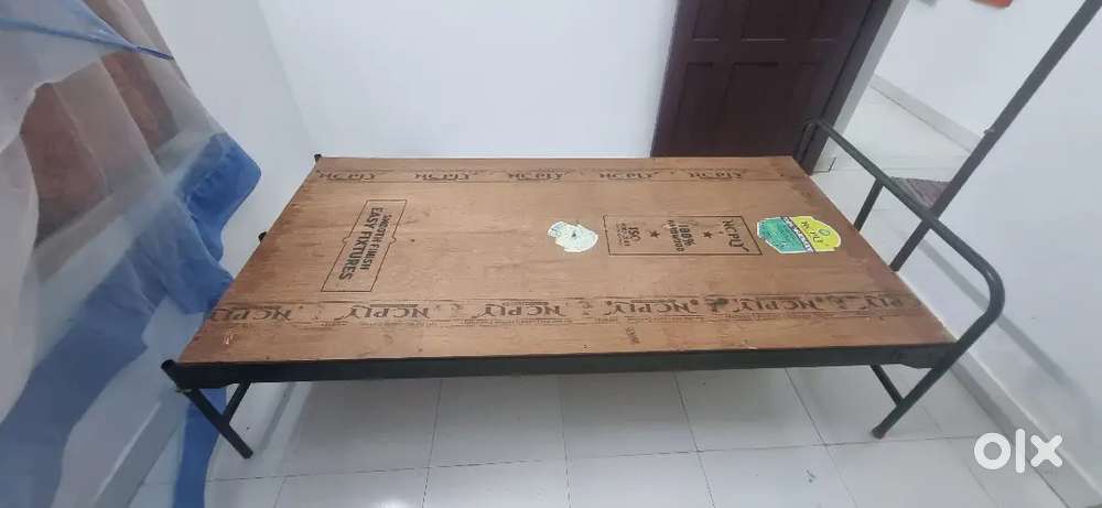 Single size cot with Steel frame and thick Ply wood base