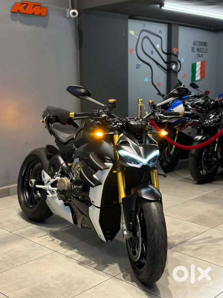 Ducati Streetfighter V4s