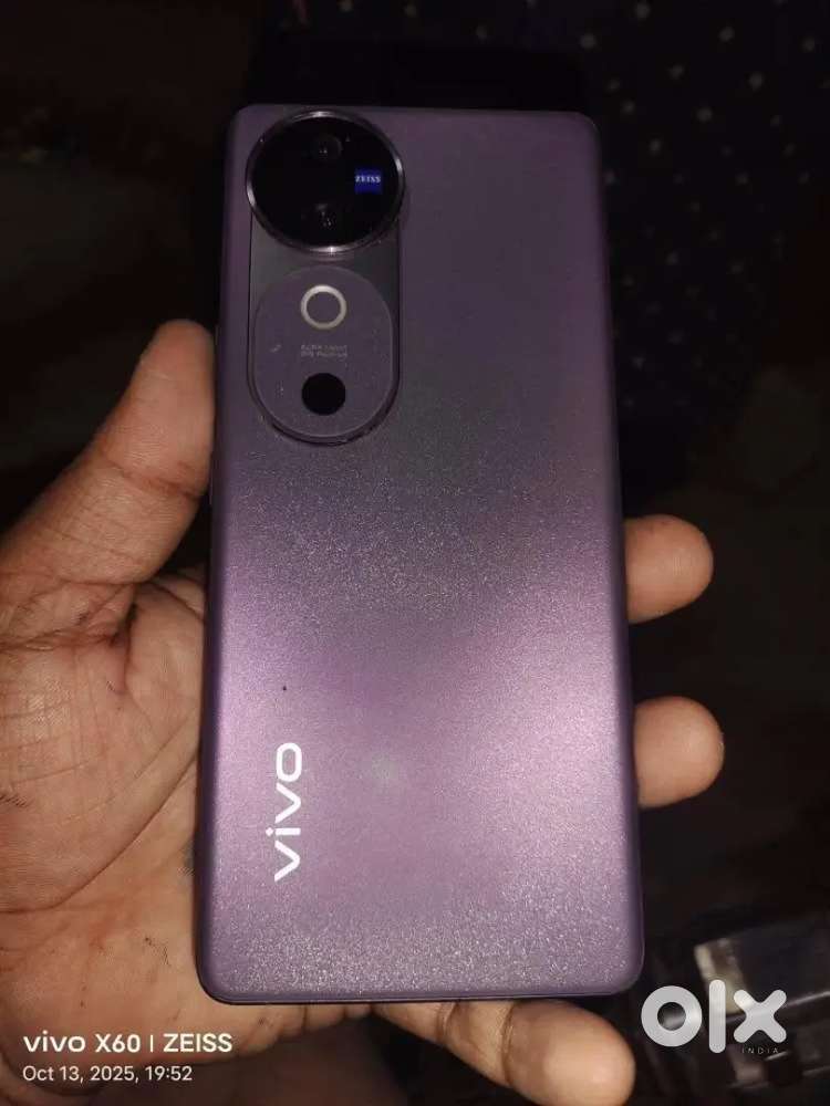 Vivo 8+8 256 gb bil box hai 9 month old