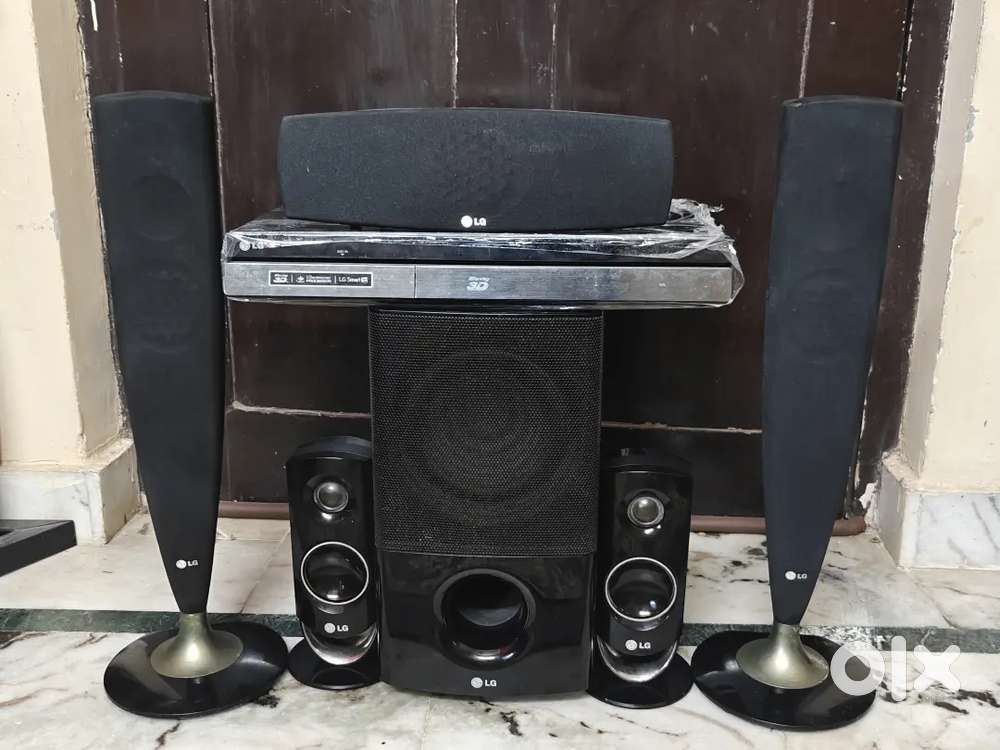 LG 5.1 3D blu ray DVD home theatre 2 Tower speaker amplifier