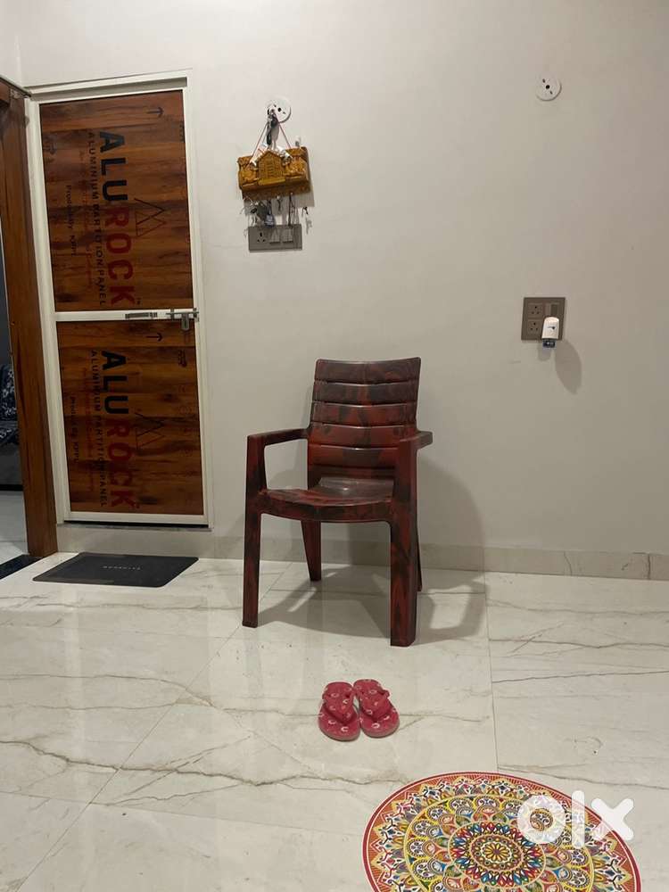 I'ts 1bhk semi furnished flat Rent /8k + advance
