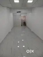 Shop with water connection on rent main road facing