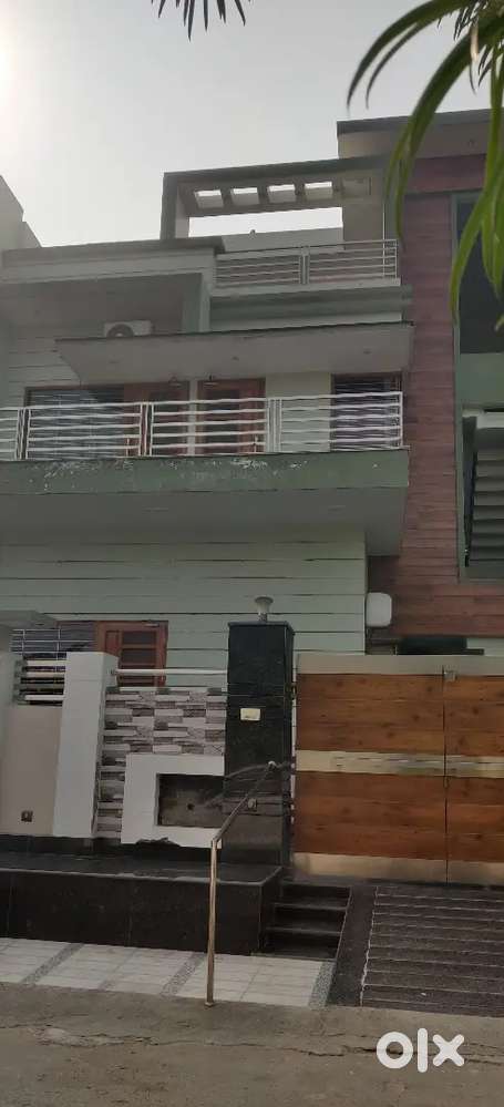 Park facing floor for rent