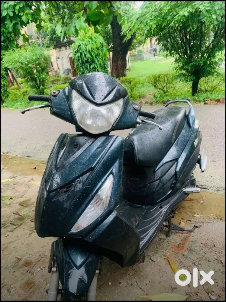 My meastro edge 110 very good condition DL no hai stamp pr dunga