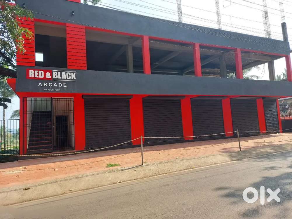 Road-facing commercial shop – 120 m² ,for rent, just 3 km from Panaji