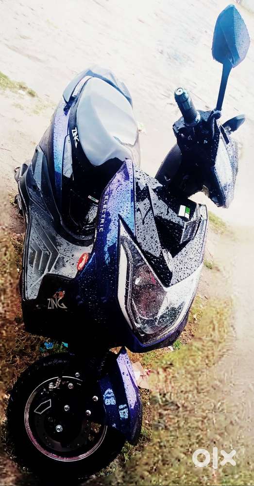 Kinetic Zing Big B/ Drive 100 km Charge time 2.5hr 55 top Speed