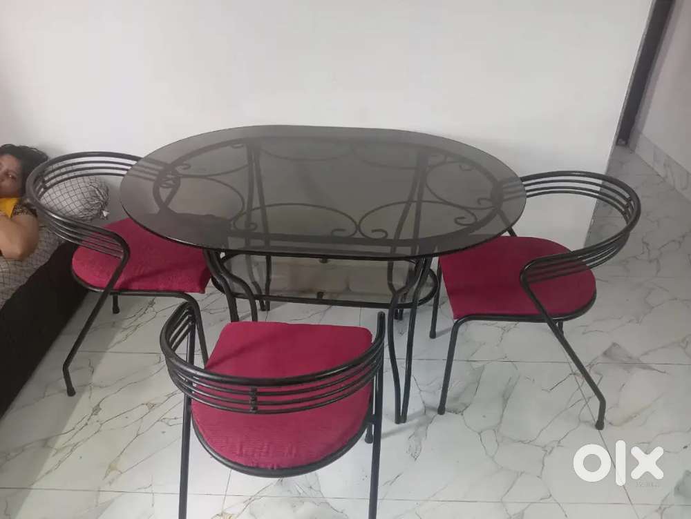 Dinner table with 3 chairs