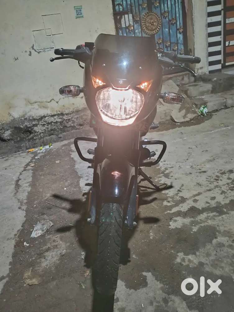 Pulsar 125