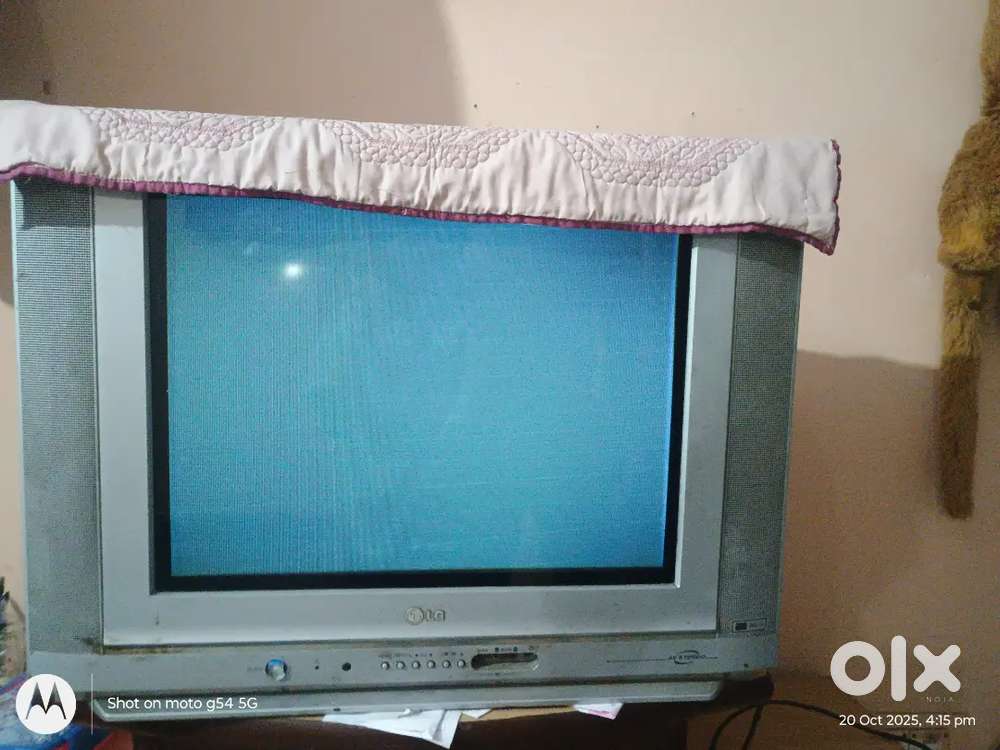Lg 14` inches monitor,  or 21 LG COLOURED TV Running condition,