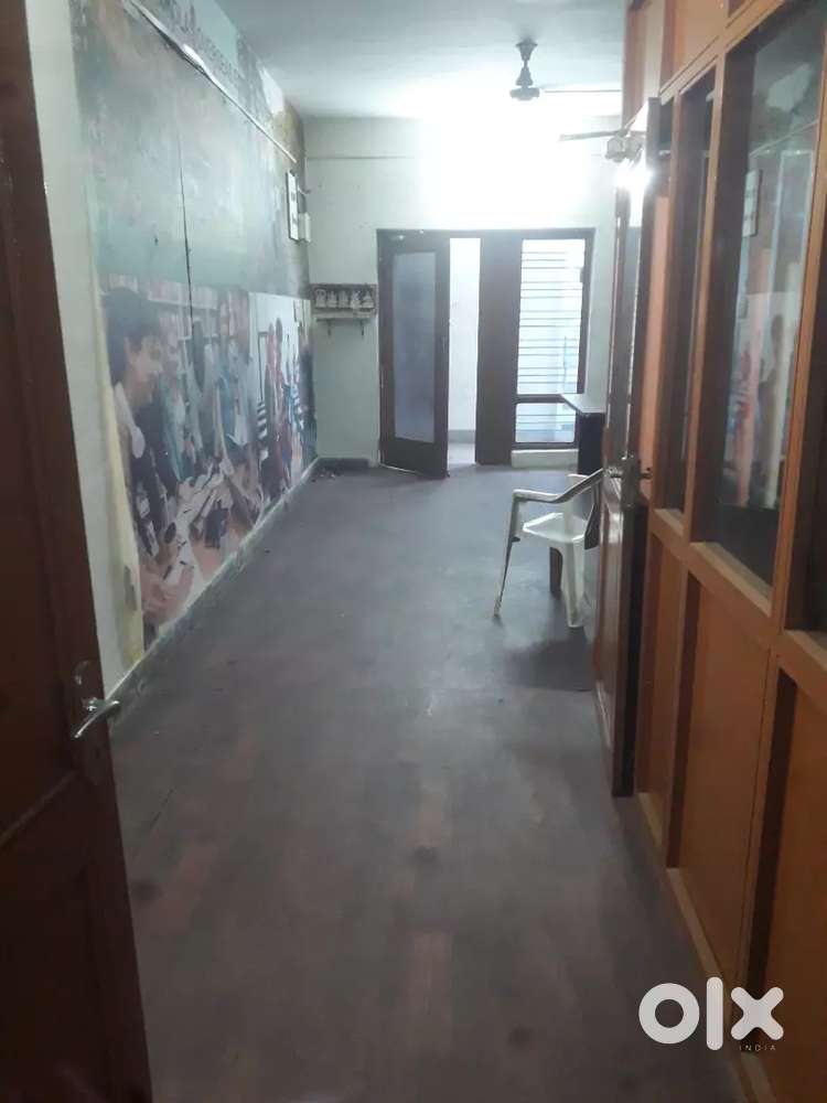 Office space furnished nr parade ground metro station for rent