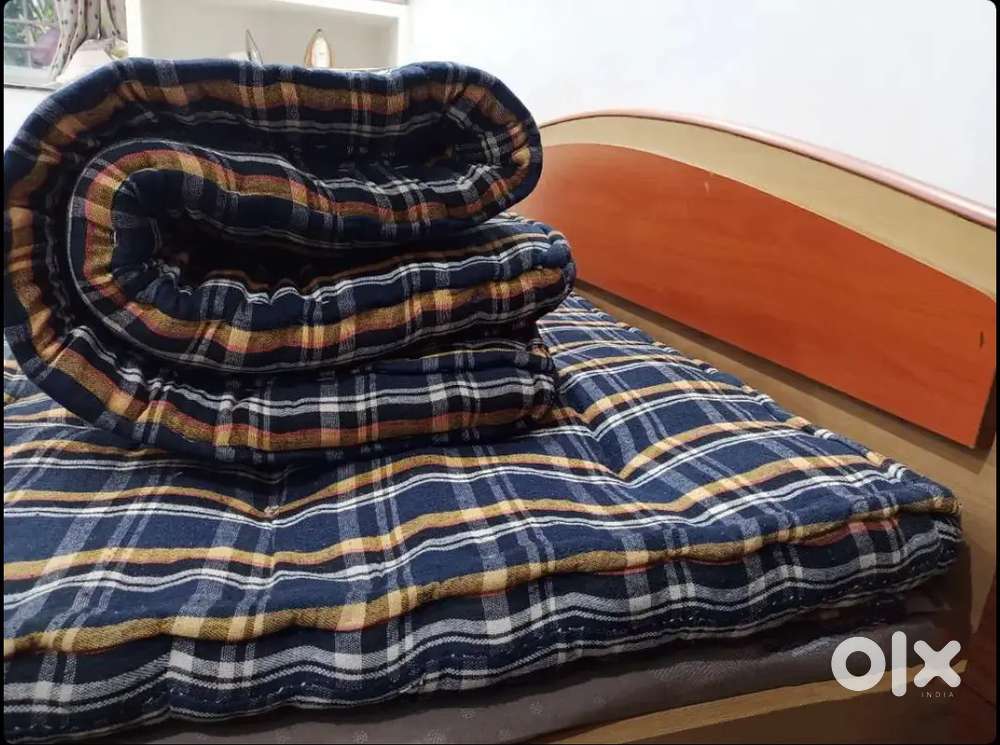 Two 5 feet * 6.5 feet mattress in Rs 2000