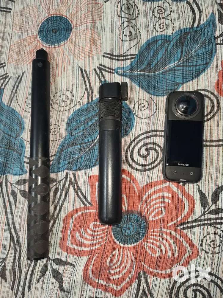 Insta x3 only 2 times used with selfiestick with bullet camera stick