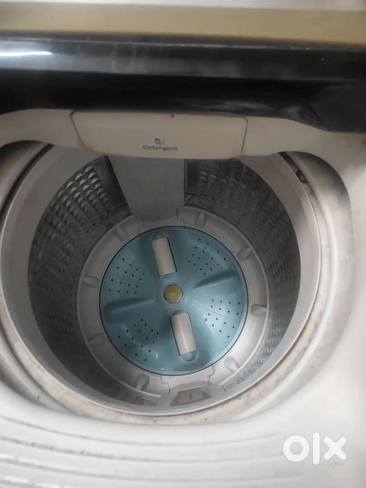 Selling washing machine - fully automatic -6.5 kg .. Top load