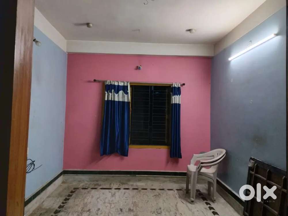 1 bathroom 2 bedroom 1 kitchen 1hall 1 parking