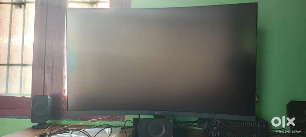 LG 32MR50C (32 Inch) Full HD Curved Monitor (1920 x 1080