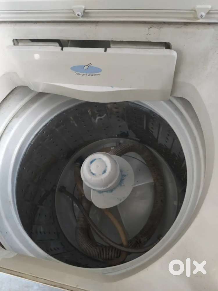 7.5 litres Whirlpool Washing machine