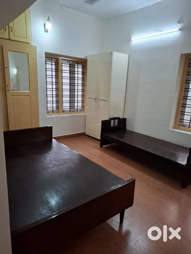 P G, FOR GENS NEAR FACE 3 KULATHUR 5000