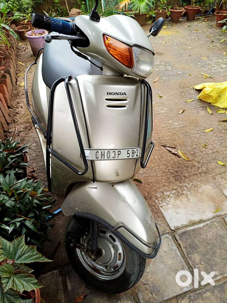 Activa in good condition with new both tyres