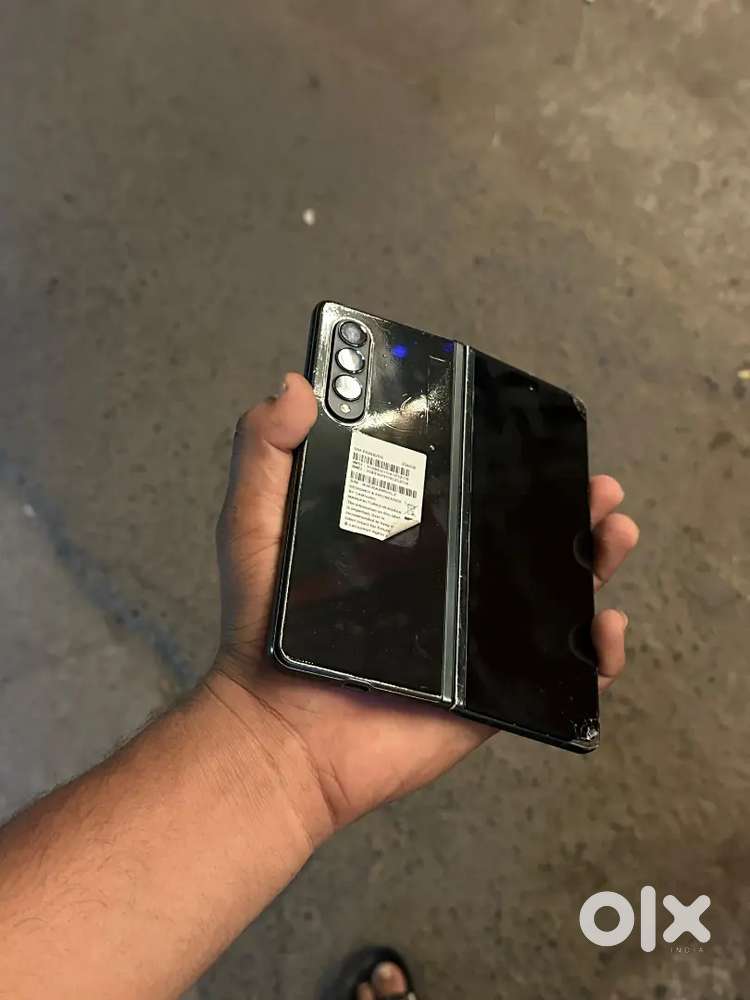 Urgent bechna hai samsung fold 3only samne display demeg hai bakiallok
