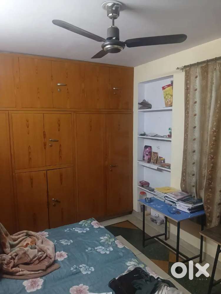 Room partner only girls