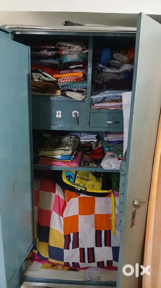 Metal  cupboard  new  condition